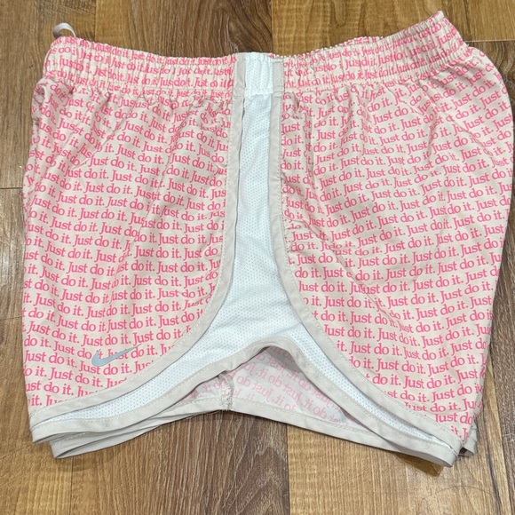 Nike “Just Do It” Women’s Tempo Running Shorts (Size: Medium)(EUC) - Picture 5 of 15